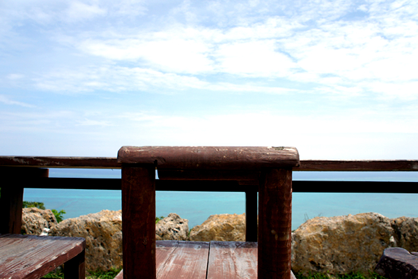 椅子と海