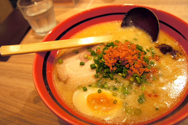 北海道に来たら食べたい！えびの旨みたっぷり濃厚スープがおいしいラーメン店 えびそば一幻 新千歳空港店